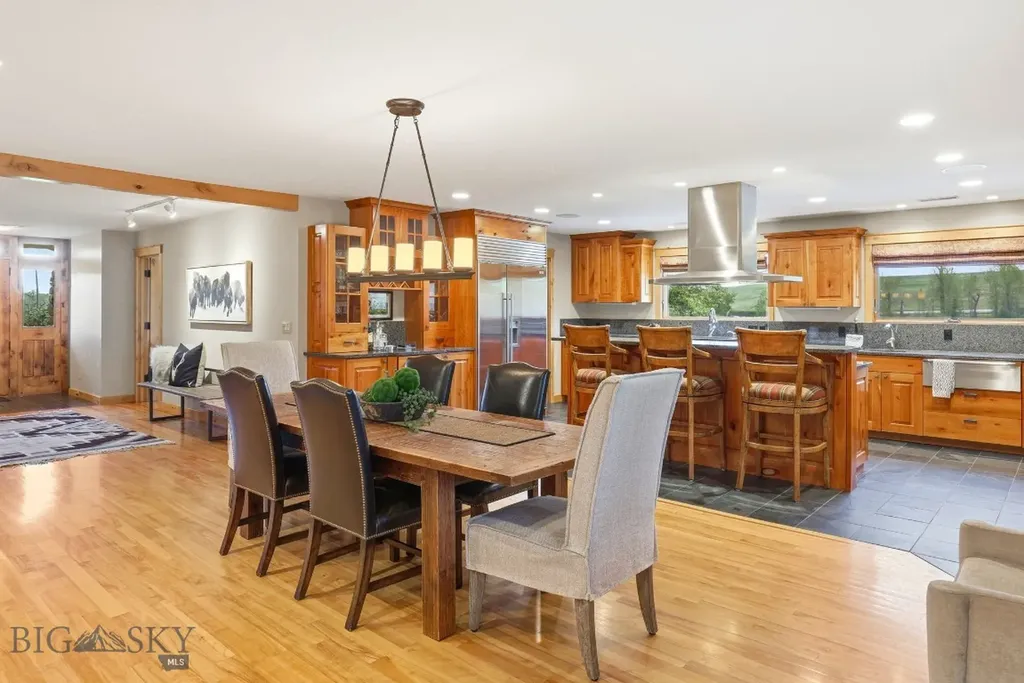 2081 Little Bear Road Gallatin Gateway MT 59730