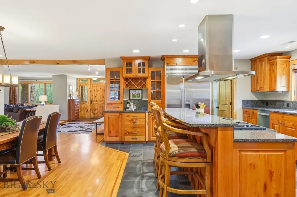 2081 Little Bear Road Gallatin Gateway MT 59730