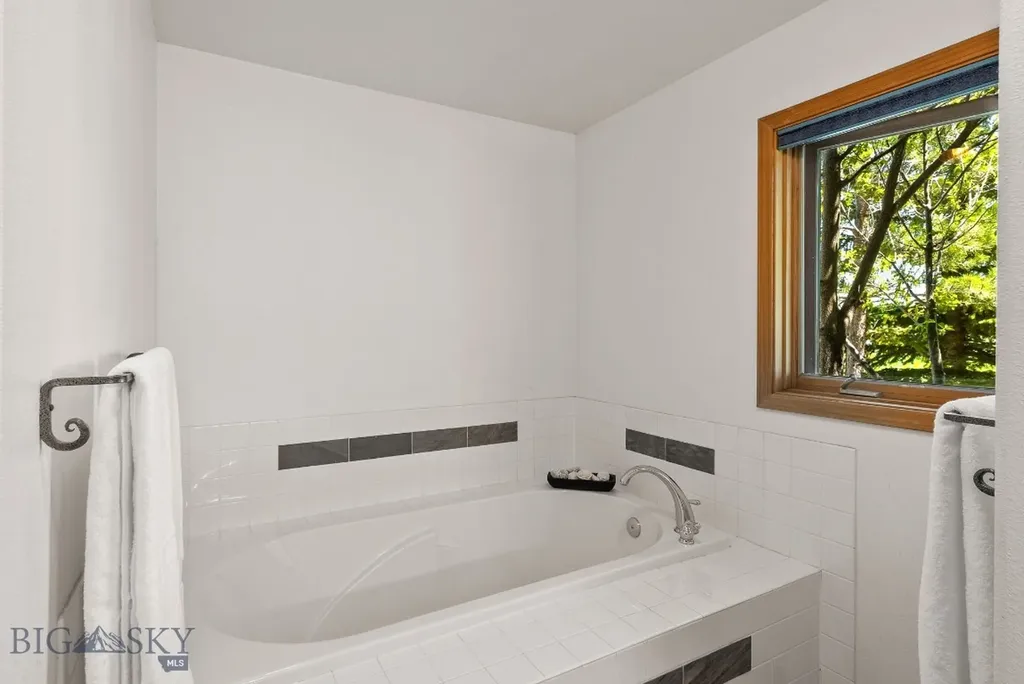 155 Hawthorn Lane Bozeman MT 59715