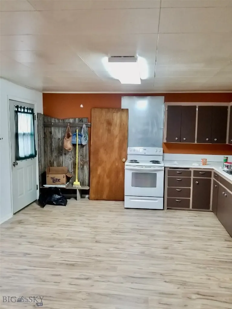 333 S Pacific Dillon MT 59725