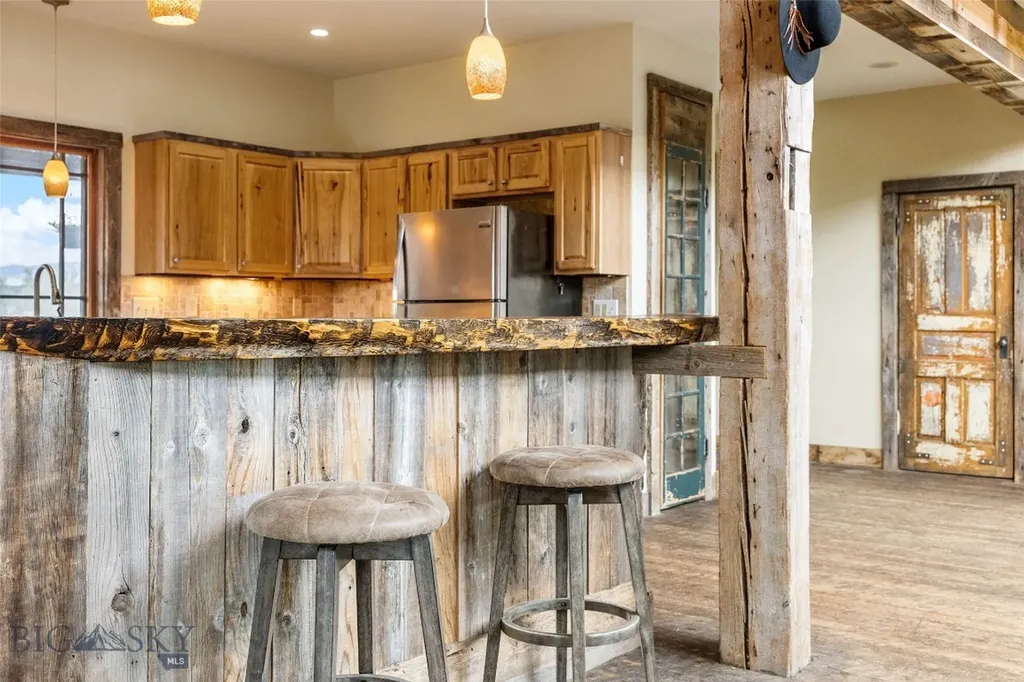 11111 Juniper Three Forks MT 59752
