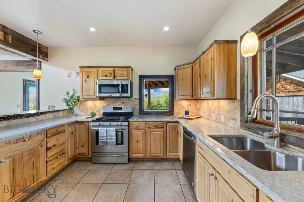 11111 Juniper Three Forks MT 59752