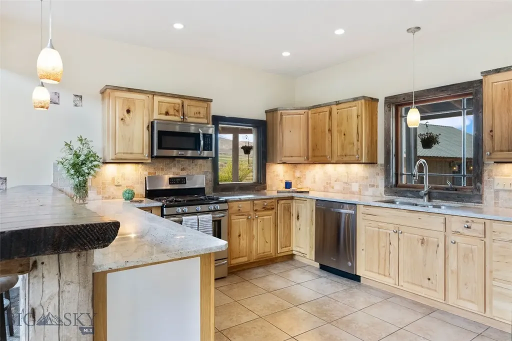 11111 Juniper Three Forks MT 59752