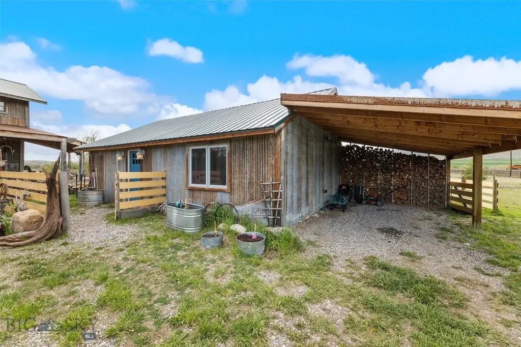 11111 Juniper Three Forks MT 59752