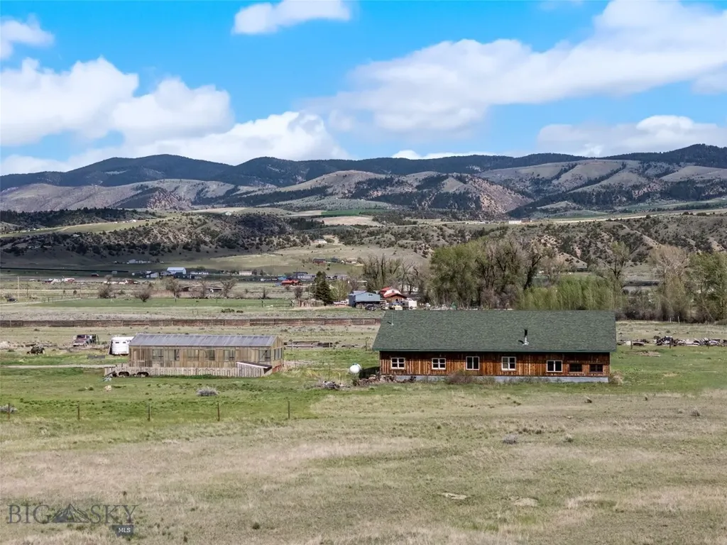 11111 Juniper Three Forks MT 59752