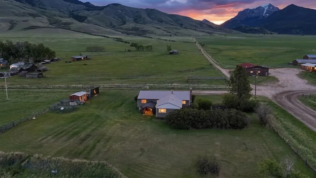 1 Carkeek Lane Cameron MT 59720