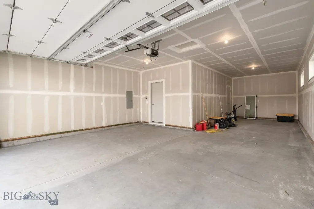 813 Spaniel Lane Belgrade MT 59714