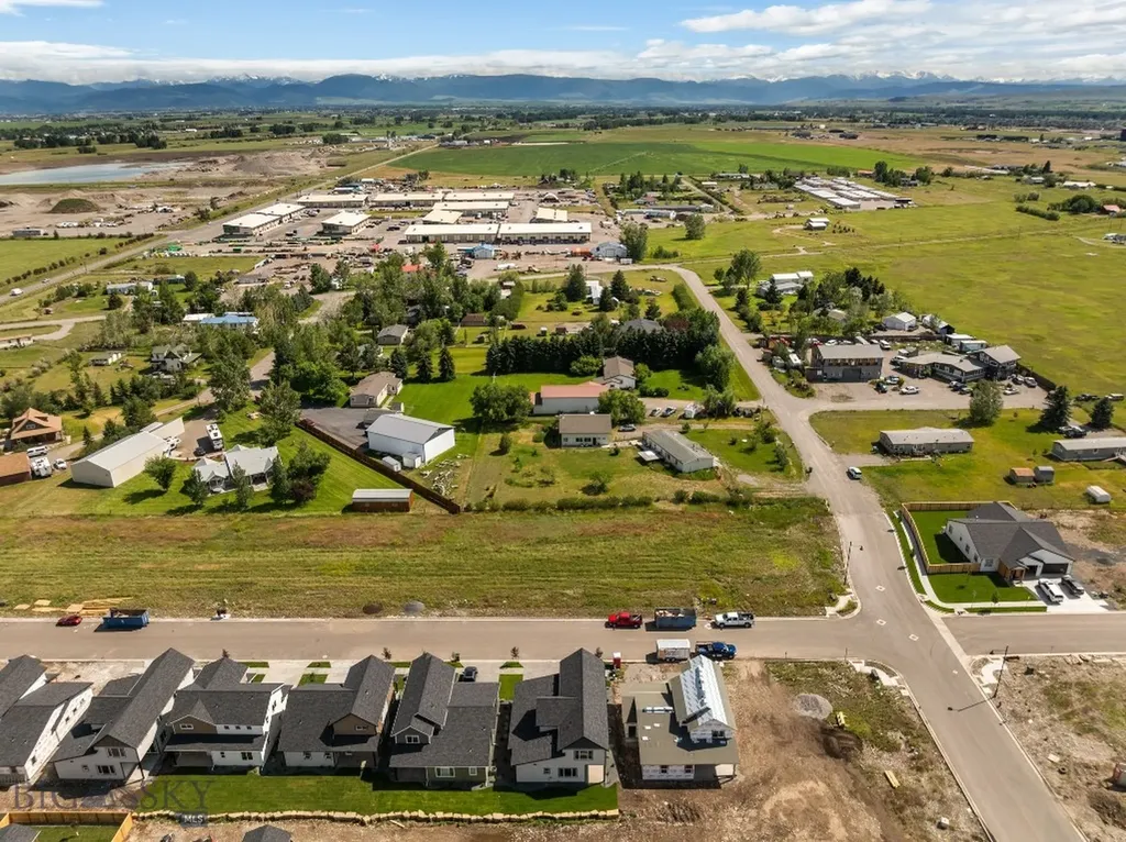 813 Spaniel Lane Belgrade MT 59714