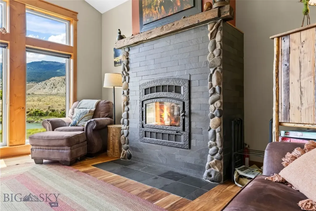 521 Us Highway 89 S Gardiner MT 59030