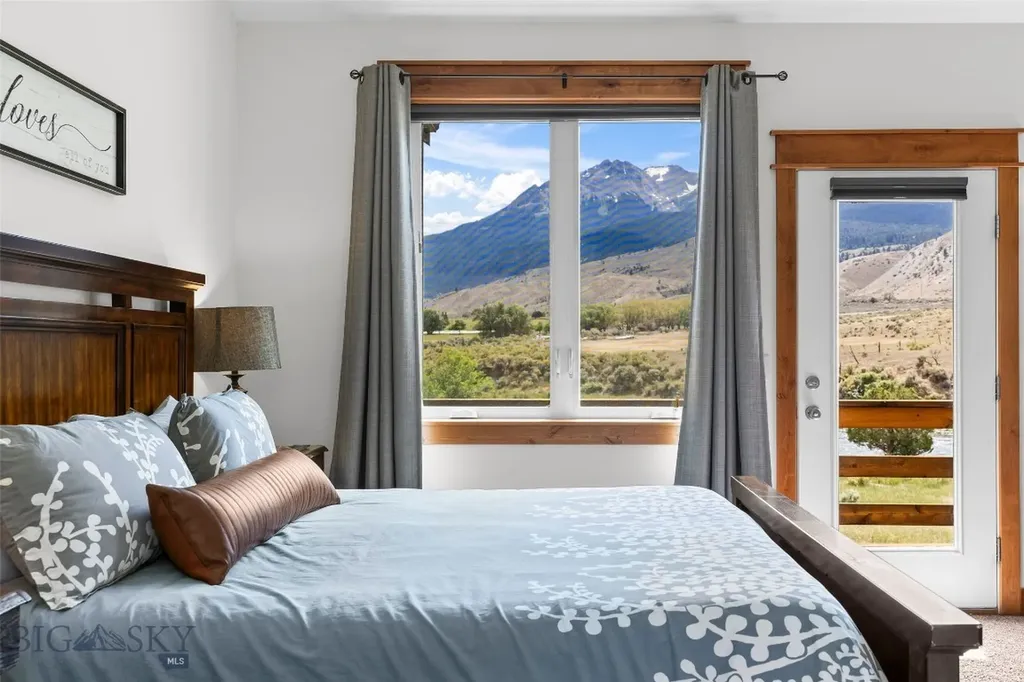 521 Us Highway 89 S Gardiner MT 59030