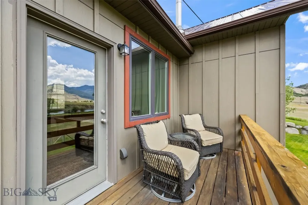 521 Us Highway 89 S Gardiner MT 59030
