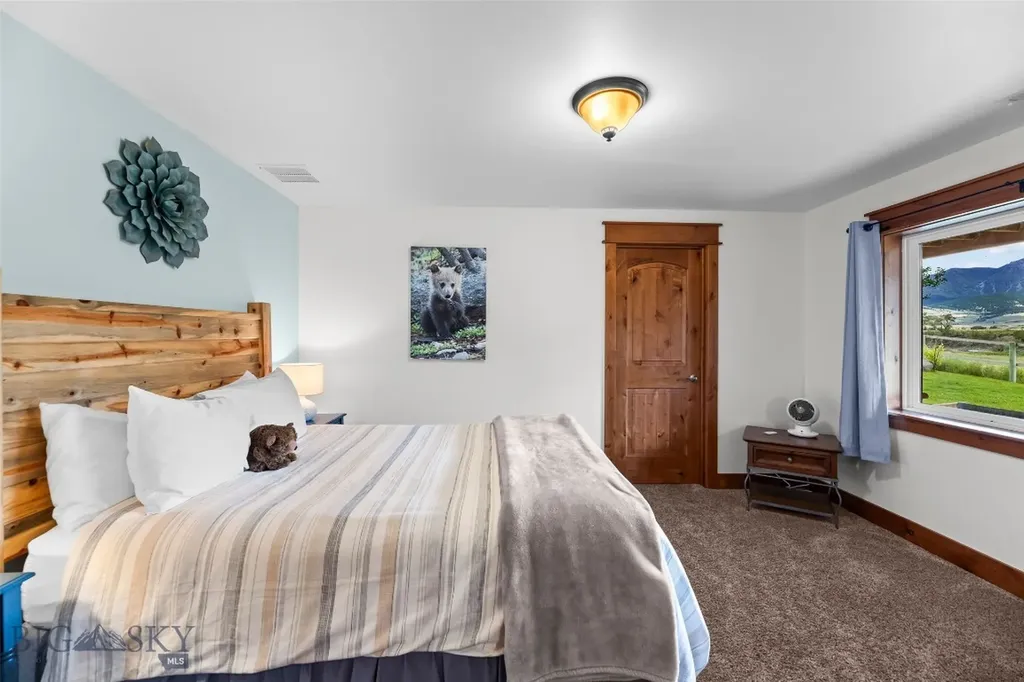 521 Us Highway 89 S Gardiner MT 59030