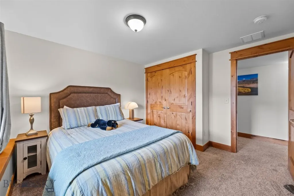 521 Us Highway 89 S Gardiner MT 59030