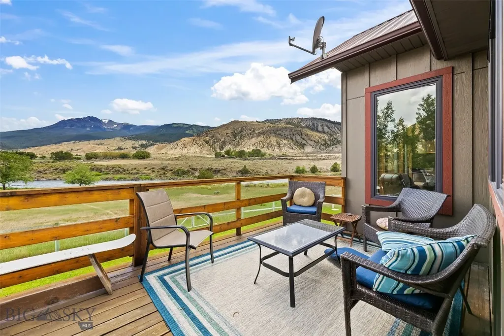 521 Us Highway 89 S Gardiner MT 59030