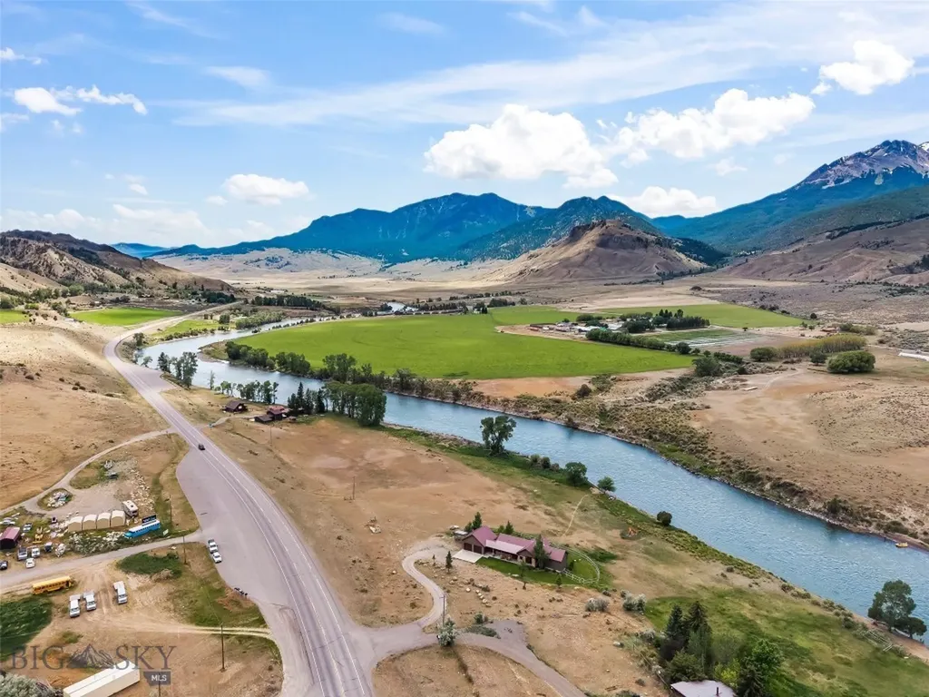 521 Us Highway 89 S Gardiner MT 59030