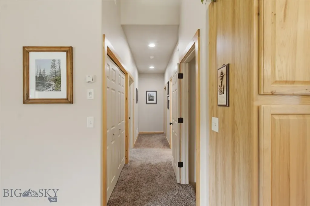 64758 Gallatin Road Gallatin Gateway MT 59730