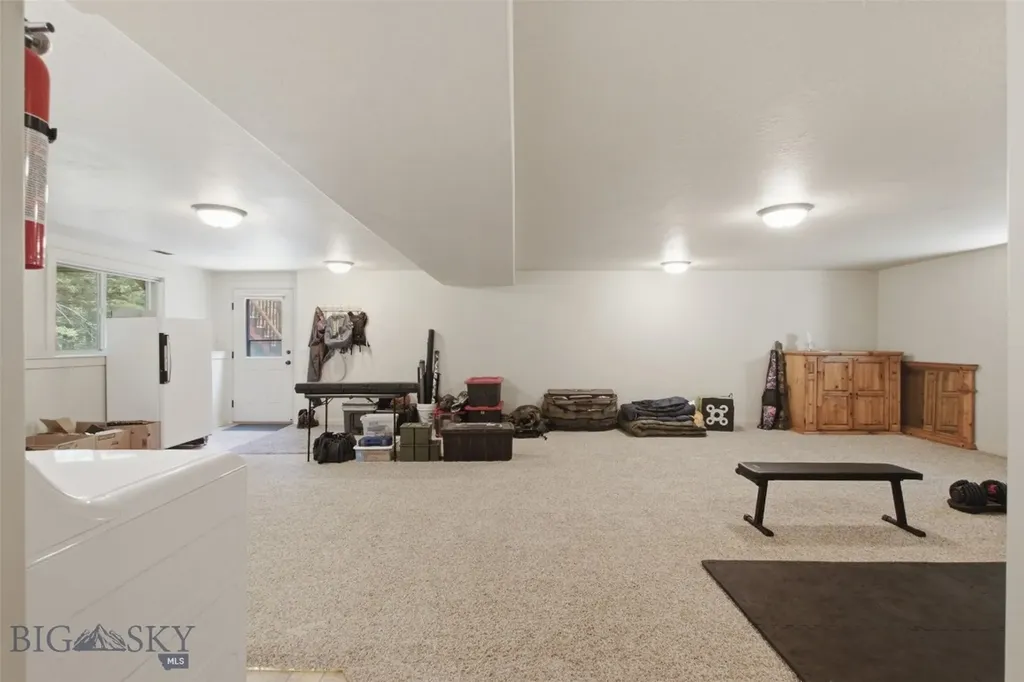 64758 Gallatin Road Gallatin Gateway MT 59730