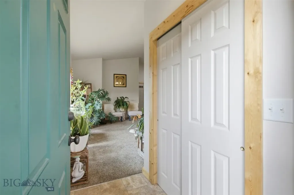 64758 Gallatin Road Gallatin Gateway MT 59730