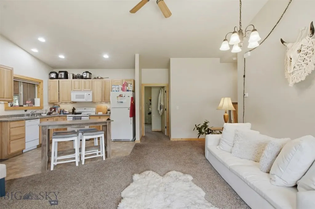 64758 Gallatin Road Gallatin Gateway MT 59730