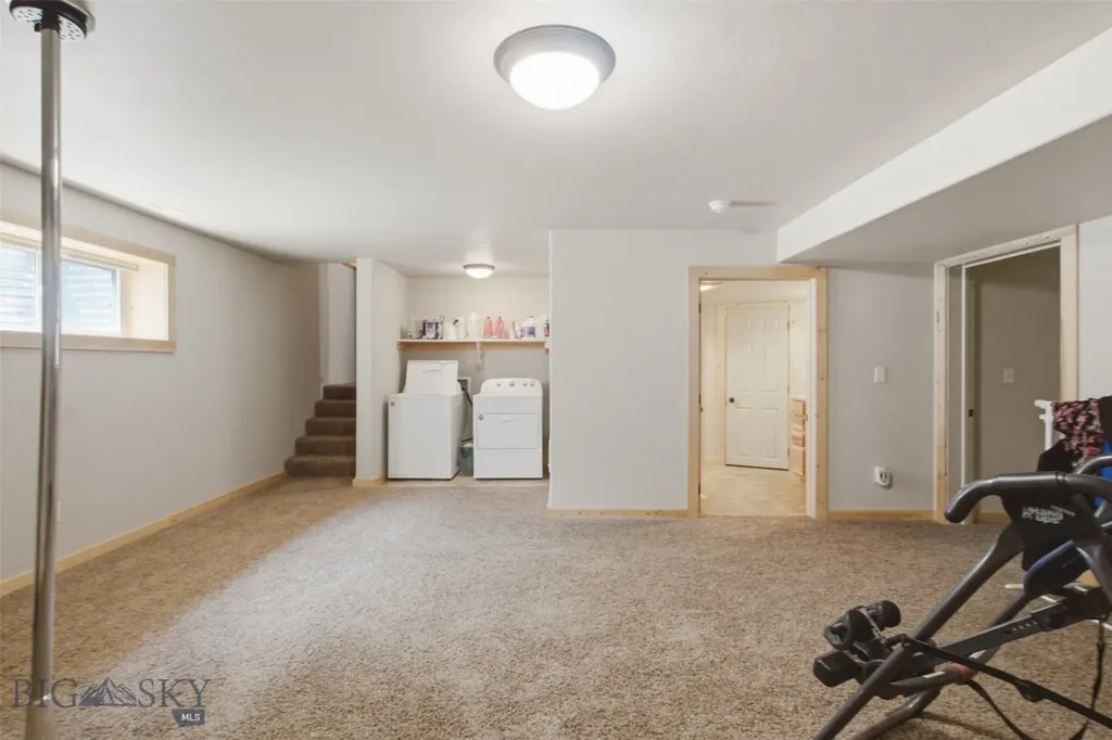 64758 Gallatin Road Gallatin Gateway MT 59730