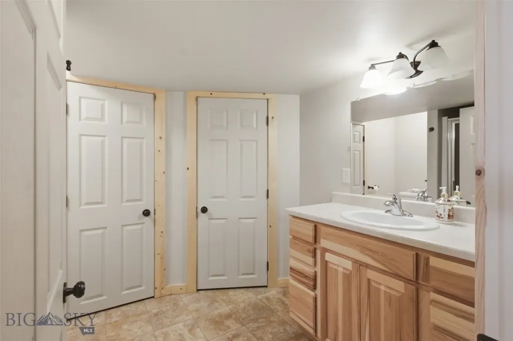 64758 Gallatin Road Gallatin Gateway MT 59730