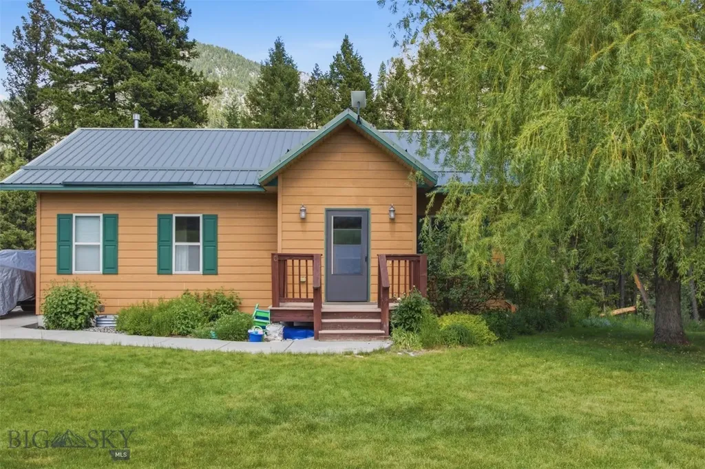 64758 Gallatin Road Gallatin Gateway MT 59730