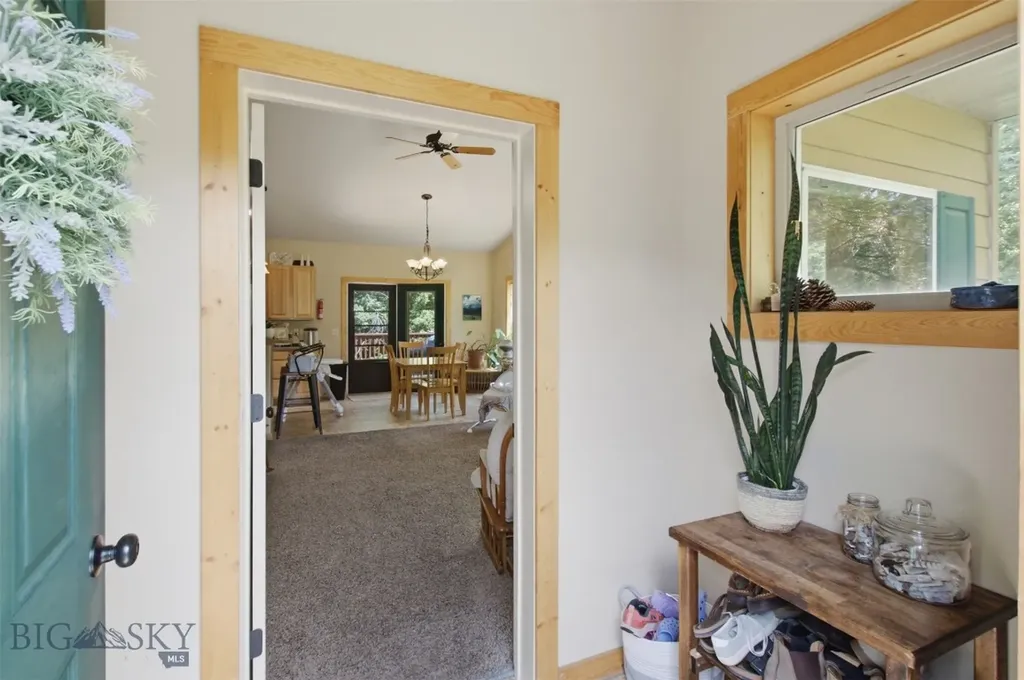 64758 Gallatin Road Gallatin Gateway MT 59730