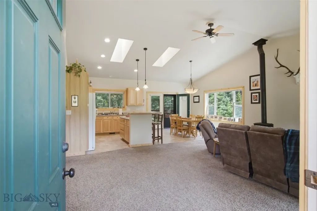 64758 Gallatin Road Gallatin Gateway MT 59730