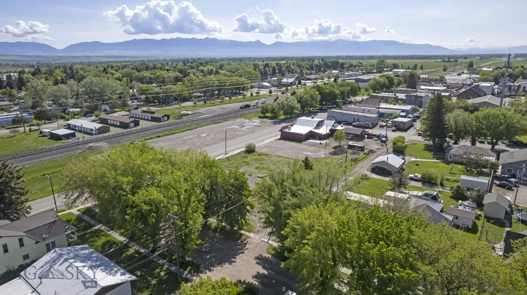 214 W Main Street Manhattan MT 59741