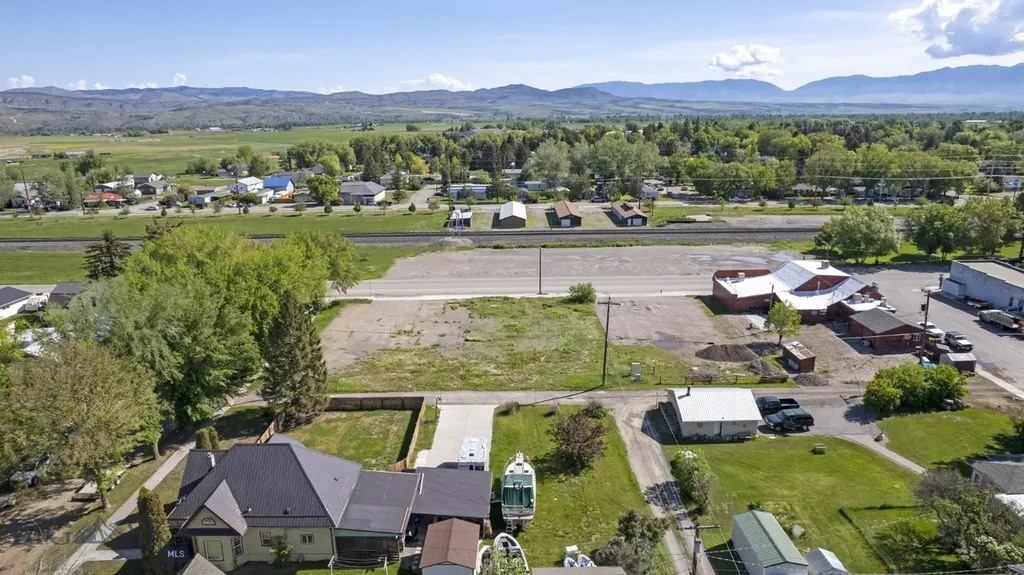 214 W Main Street Manhattan MT 59741