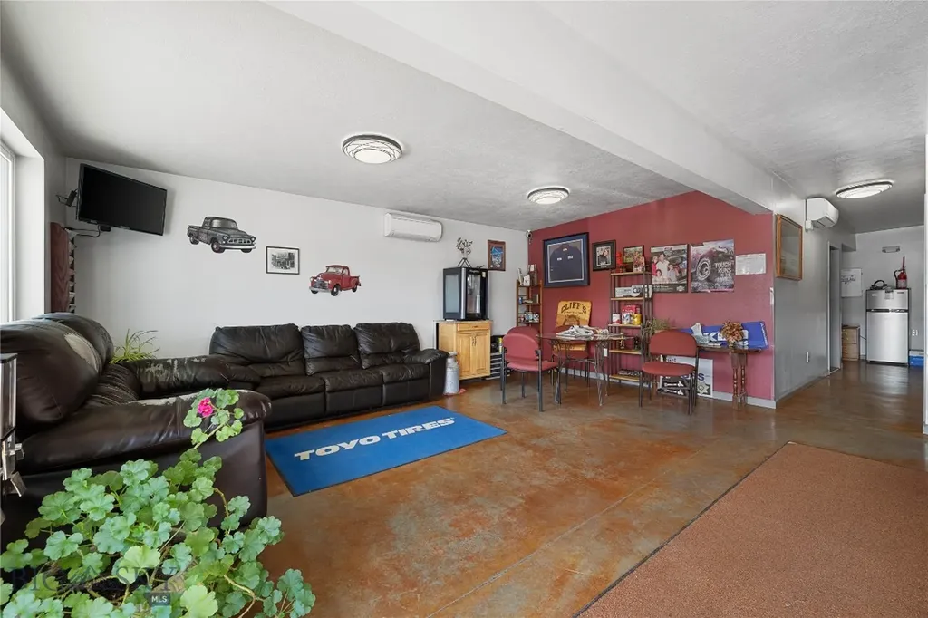 402 N Pyfer Street Whitehall MT 59759