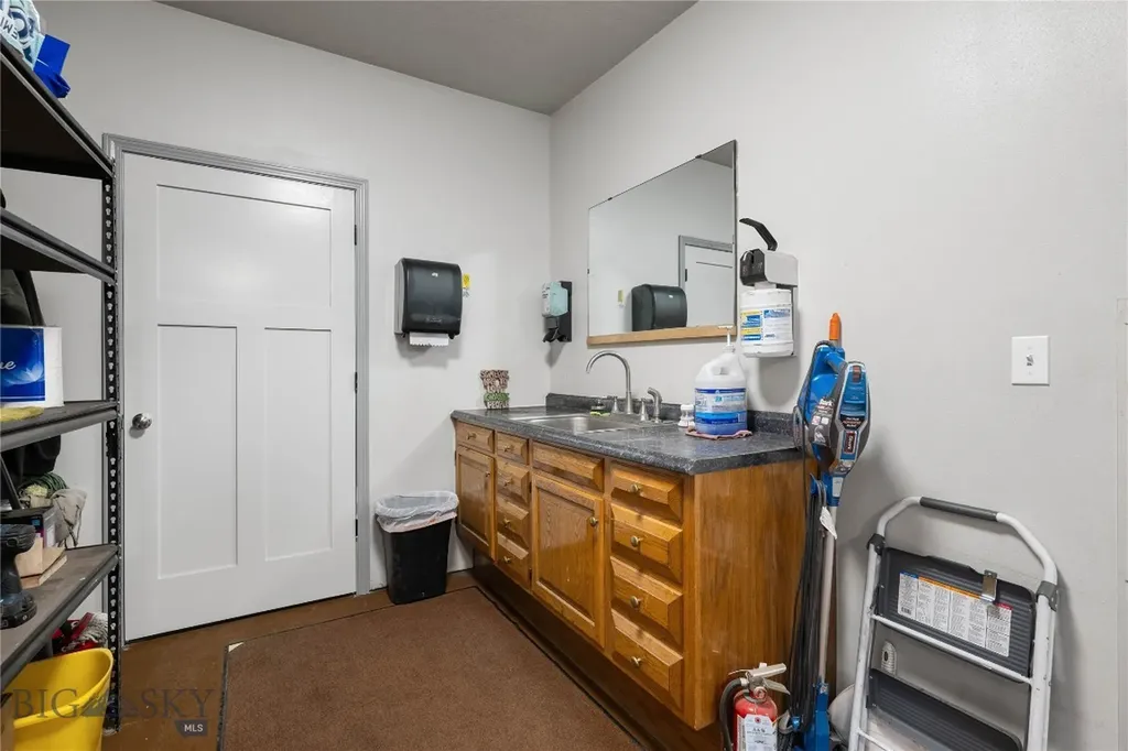 402 N Pyfer Street Whitehall MT 59759