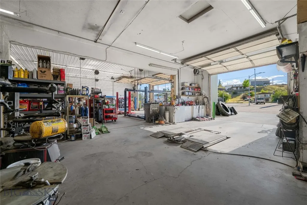 402 N Pyfer Street Whitehall MT 59759