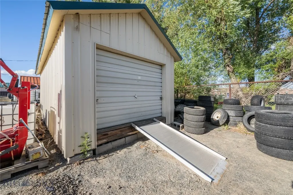402 N Pyfer Street Whitehall MT 59759