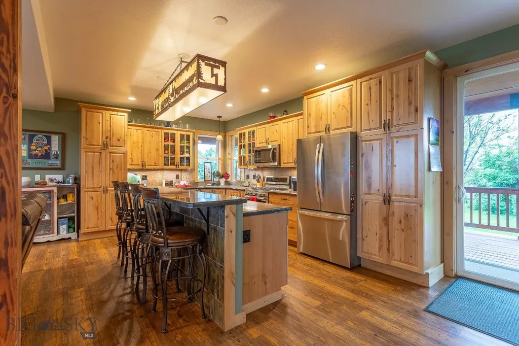 868 Middle Road Twin Bridges MT 59754