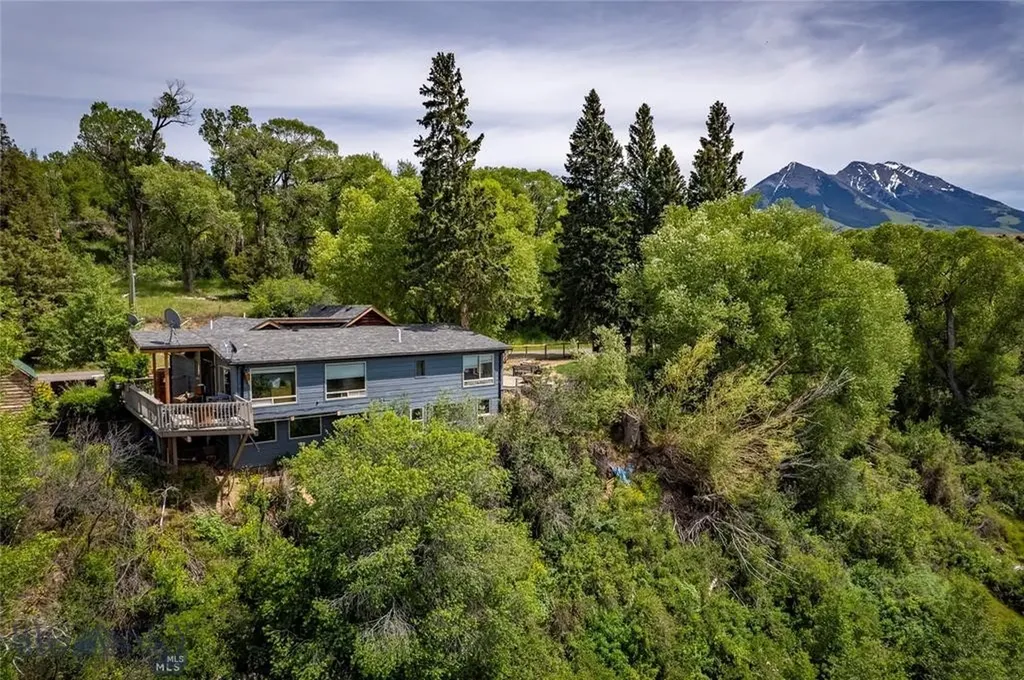 1005 East River Road Emigrant MT 59027