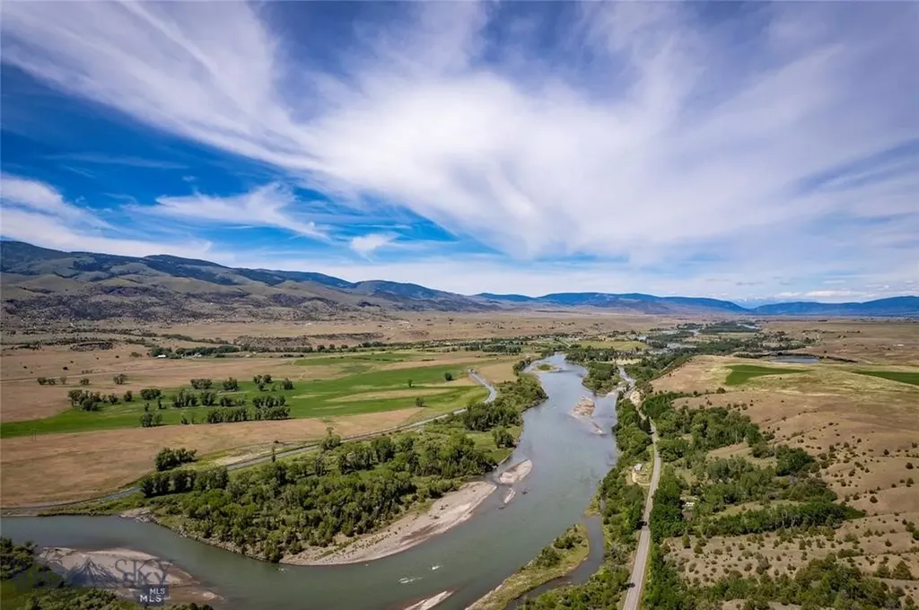 1005 East River Road Emigrant MT 59027
