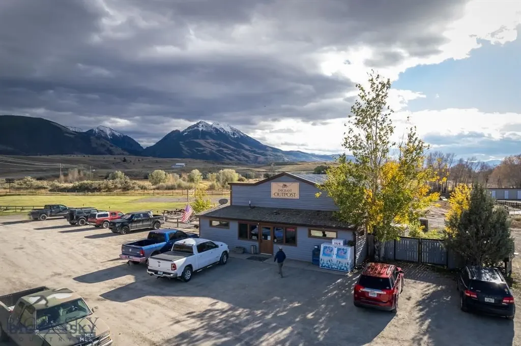 1005 East River Road Emigrant MT 59027