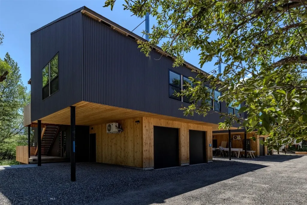 504 S H Street Livingston MT 59047