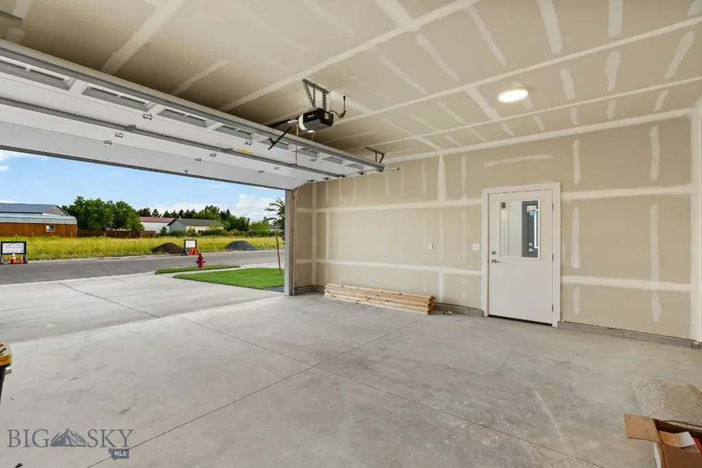 811 Spaniel Lane Belgrade MT 59714