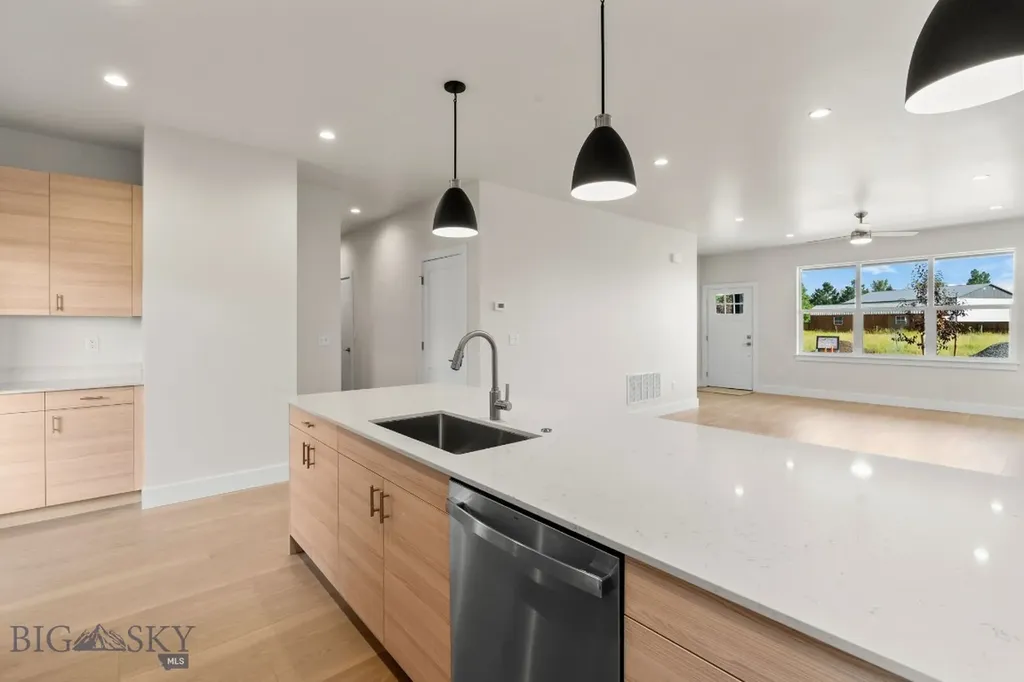 809 Spaniel Lane Belgrade MT 59714