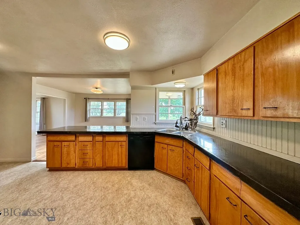 417 River Avenue E Ryegate MT 59074