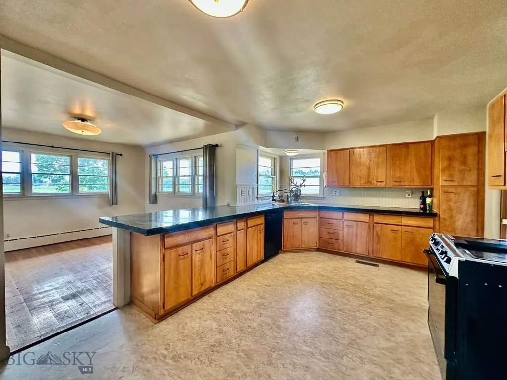417 River Avenue E Ryegate MT 59074