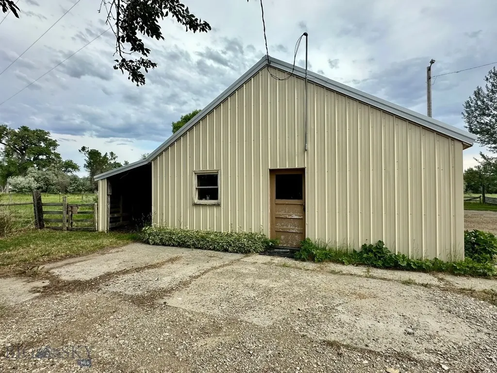 417 River Avenue E Ryegate MT 59074