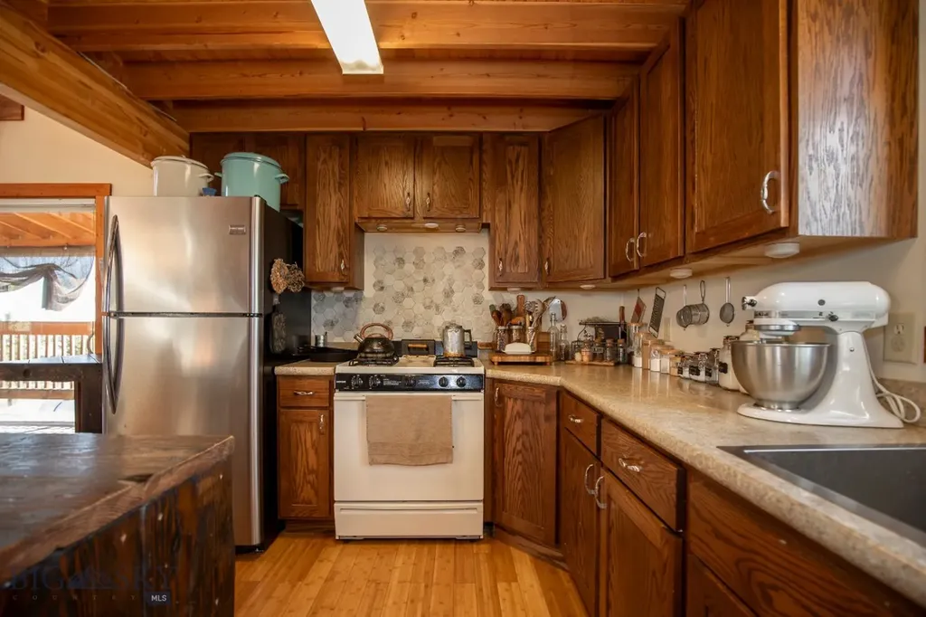 380 Lone Wolf Trail Three Forks MT 59752