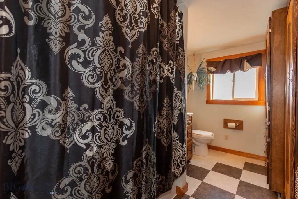 380 Lone Wolf Trail Three Forks MT 59752