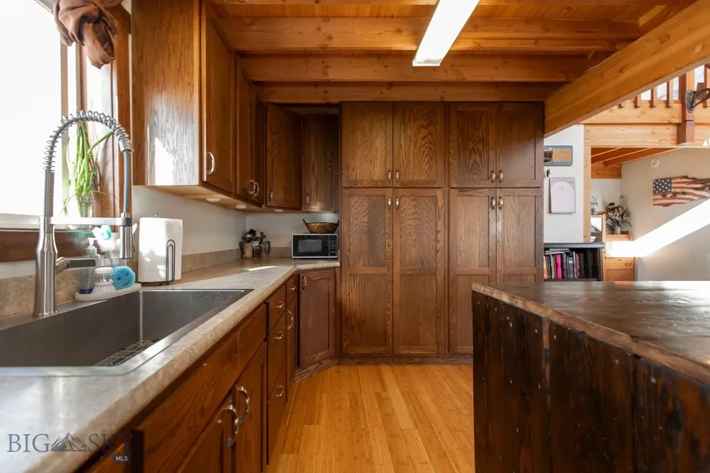 380 Lone Wolf Trail Three Forks MT 59752