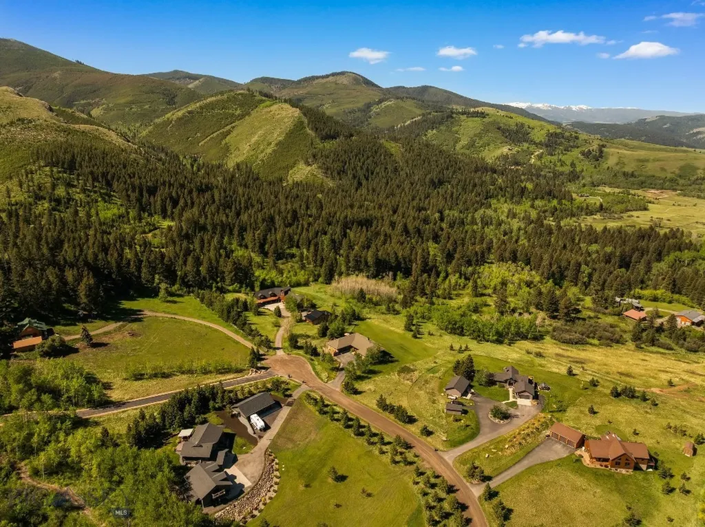 303 S Big Elk Meadow Road Gallatin Gateway MT 59730