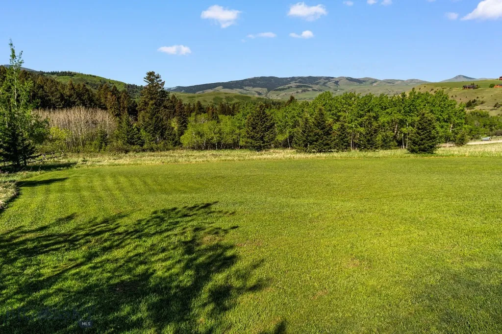 303 S Big Elk Meadow Road Gallatin Gateway MT 59730