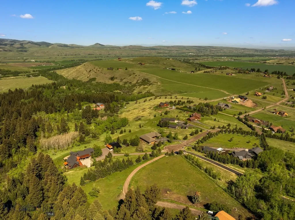 303 S Big Elk Meadow Road Gallatin Gateway MT 59730